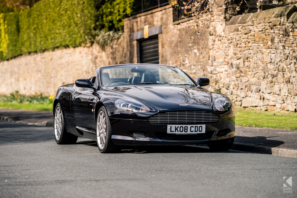 aston-martin-db9-volante-street