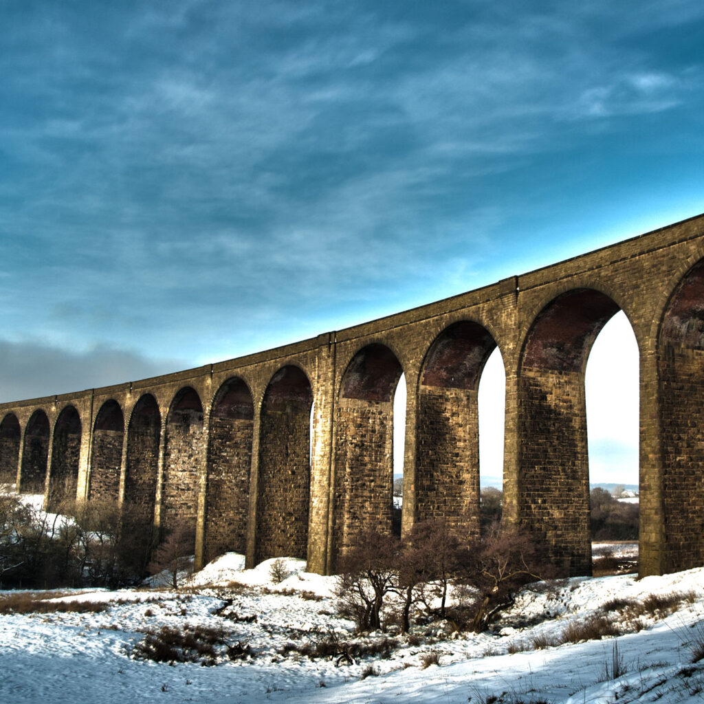 Hewenden Viaduct in winter