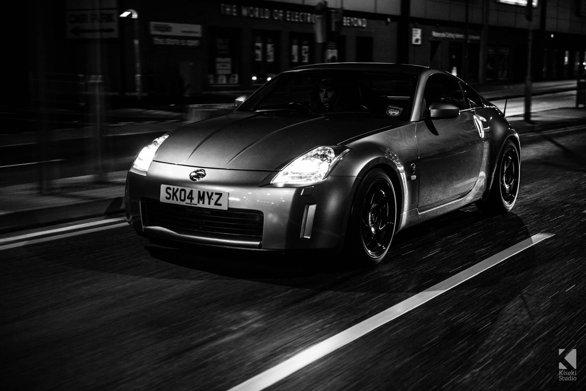 Nissan 350Z cruising the streets
