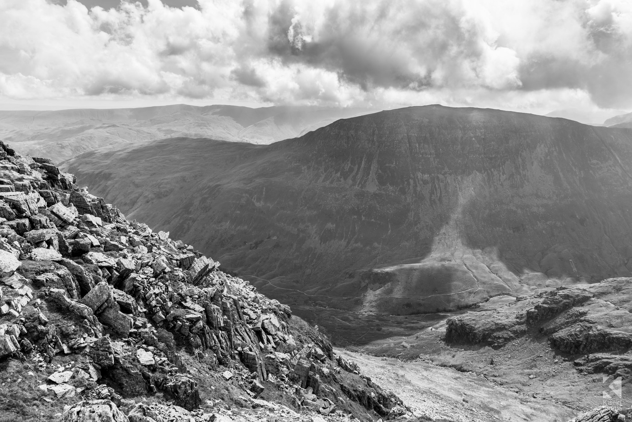 black-and-white-lake-district-mountains