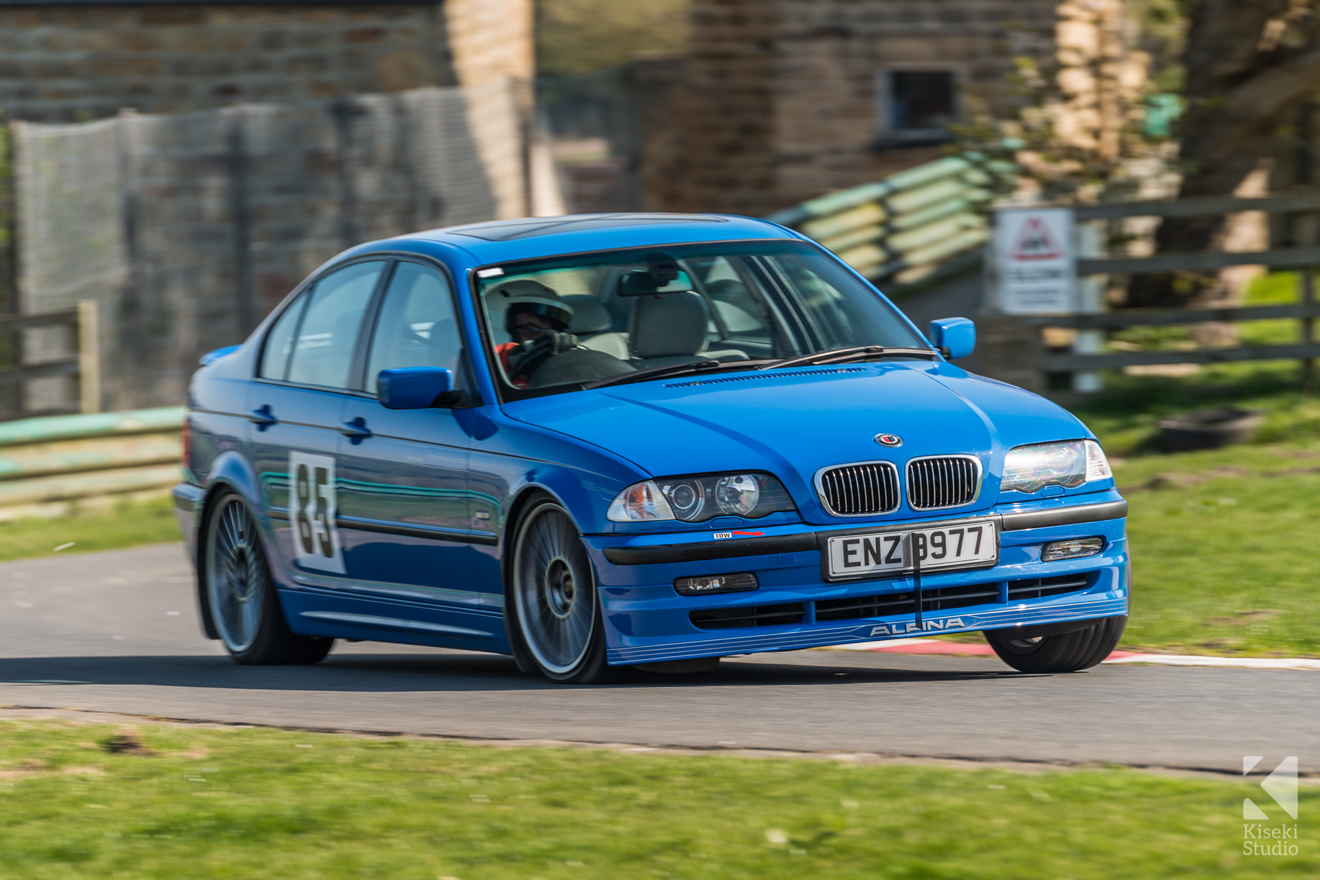 harewood-speed-hillclimb-april-2017-bmw-330-alpina-cornering-farmhouse-bend-blue