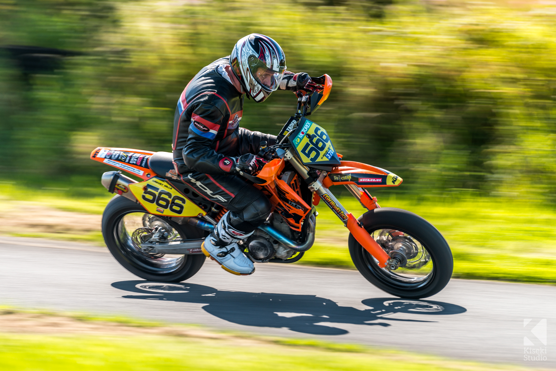 harewood-speed-hillclimb-supermoto-rider-focused-concentrating-leaning-fast-motion