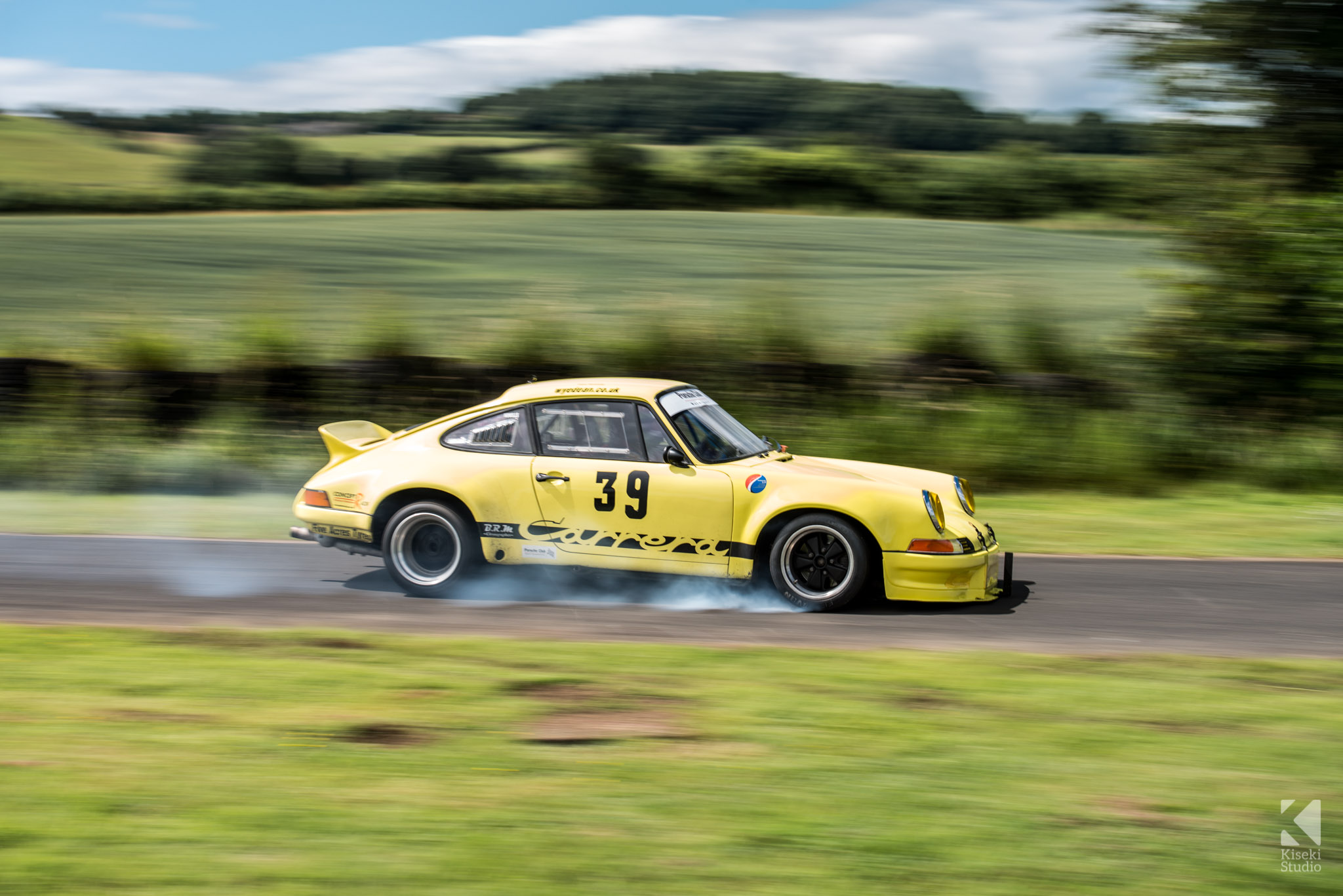 porsche-911-carrera-rs-930-harewood-speed-hillclimb-braking-locked-up