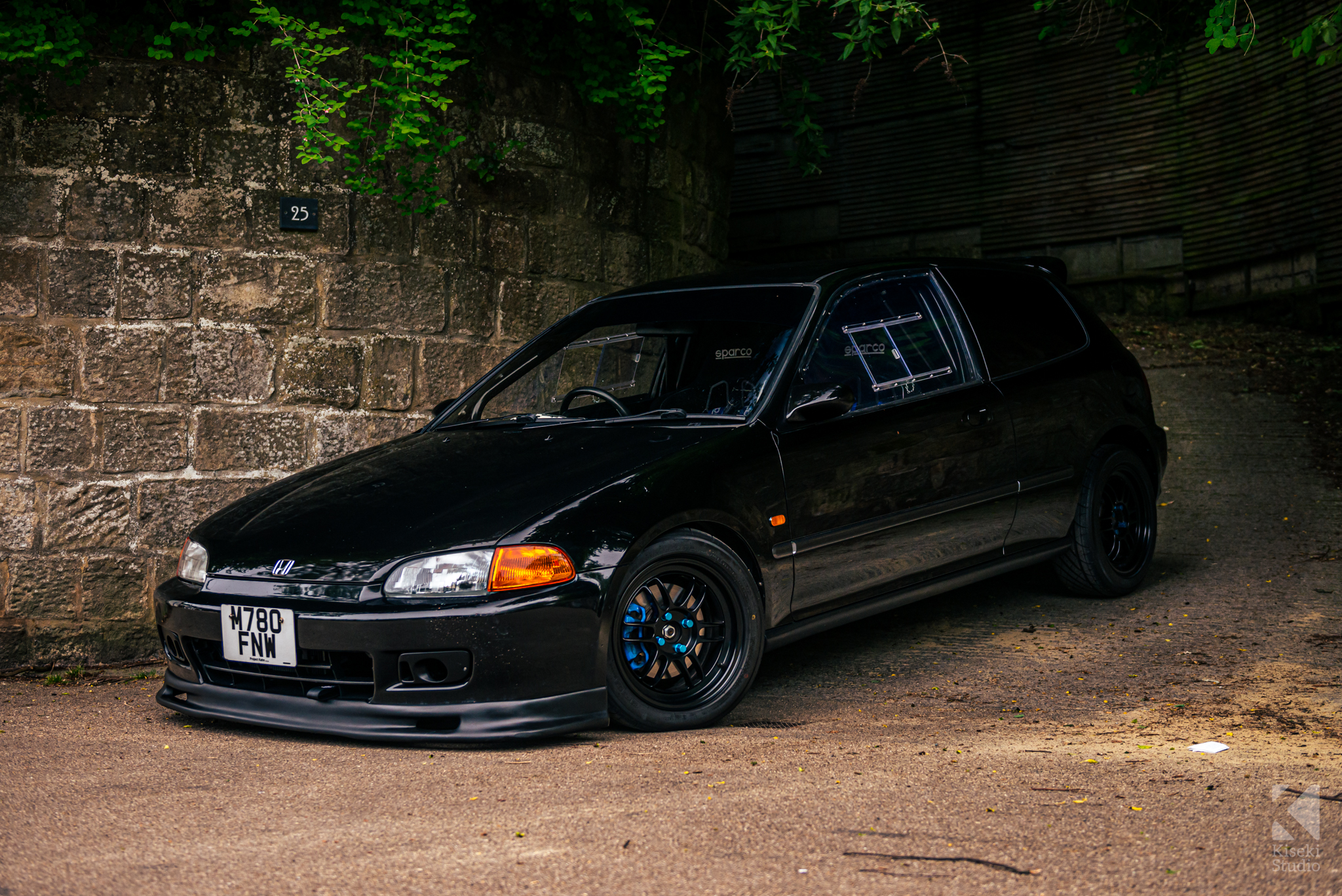 honda-civic-sir-eg6-vtec-black-racecar-knaresborough-jdm-driveway-low