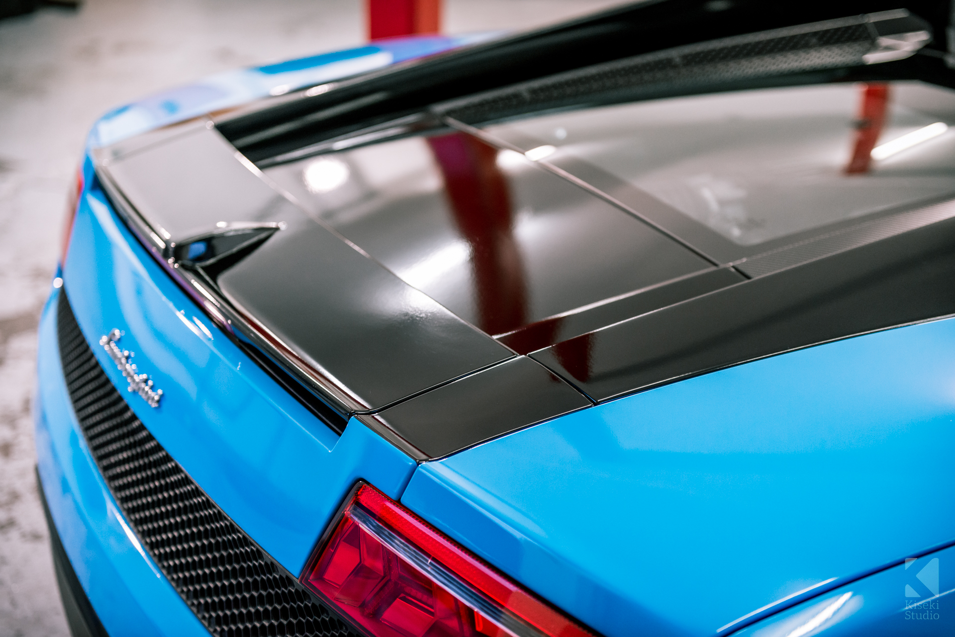 lamborghini-gallardo-full-vinyl-wrap-preparation-video-side-profile-baby-blue-engine-cover-glass