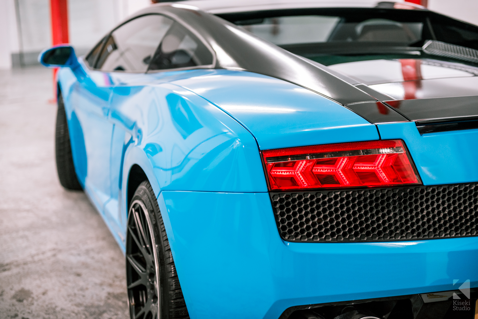 lamborghini-gallardo-full-vinyl-wrap-preparation-video-side-profile-baby-blue-rear-lights