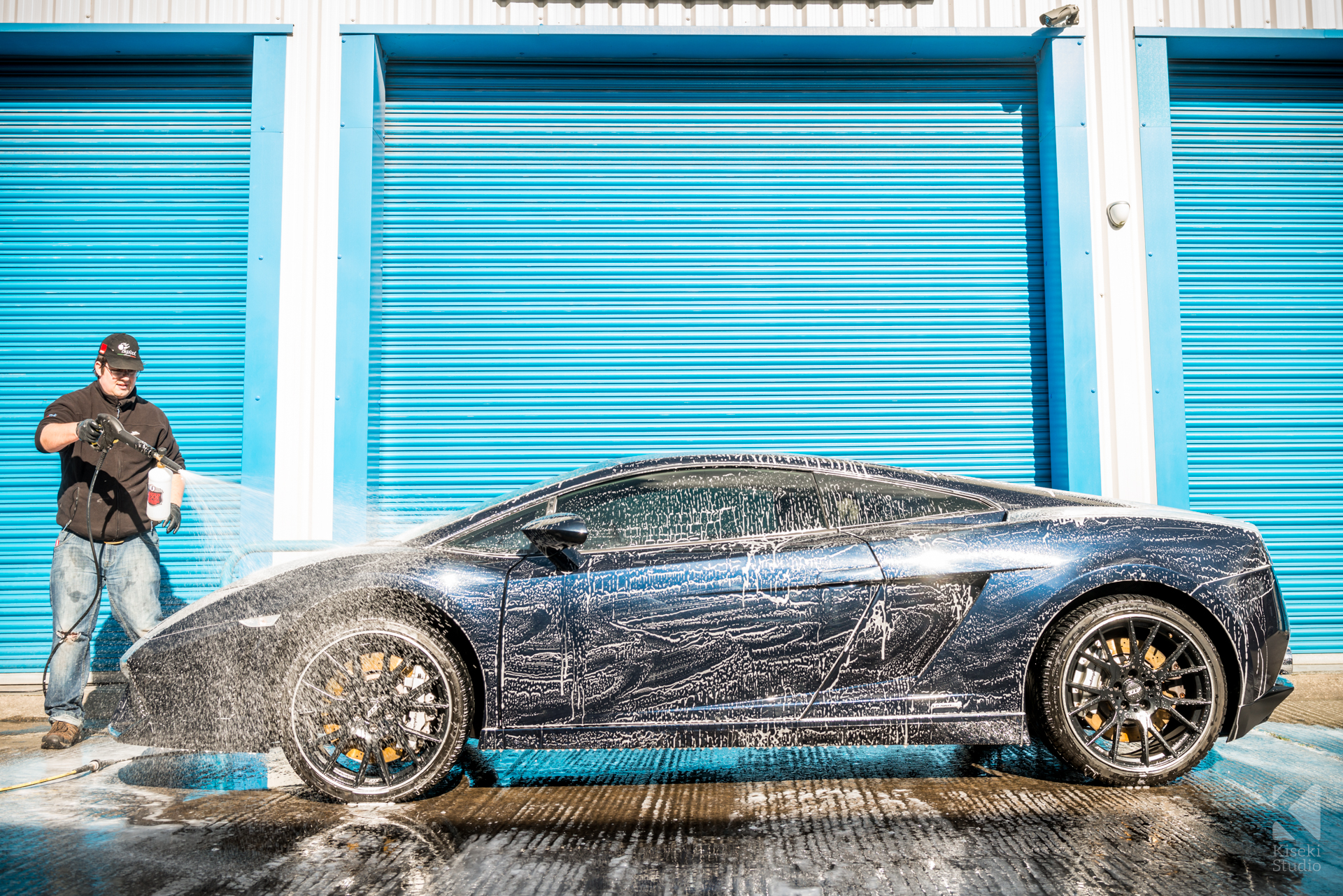 lamborghini-gallardo-full-vinyl-wrap-preparation-video-washing-rinse-expression-automotive