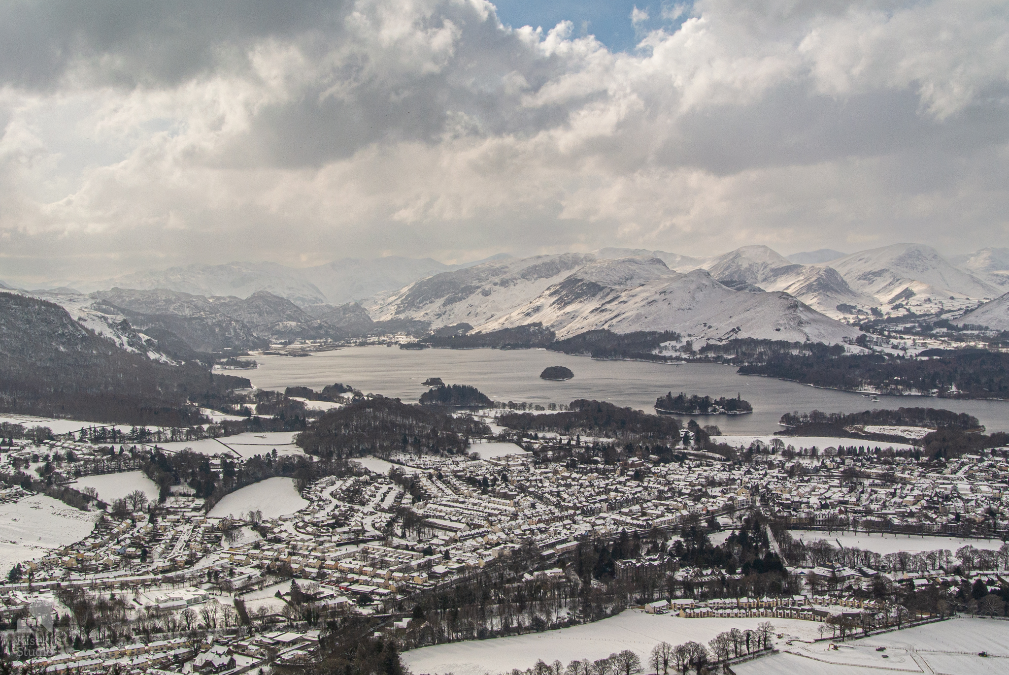 latrigg-keswick-lake-district-walk-path-snow-february-cold-winter-pretty-view