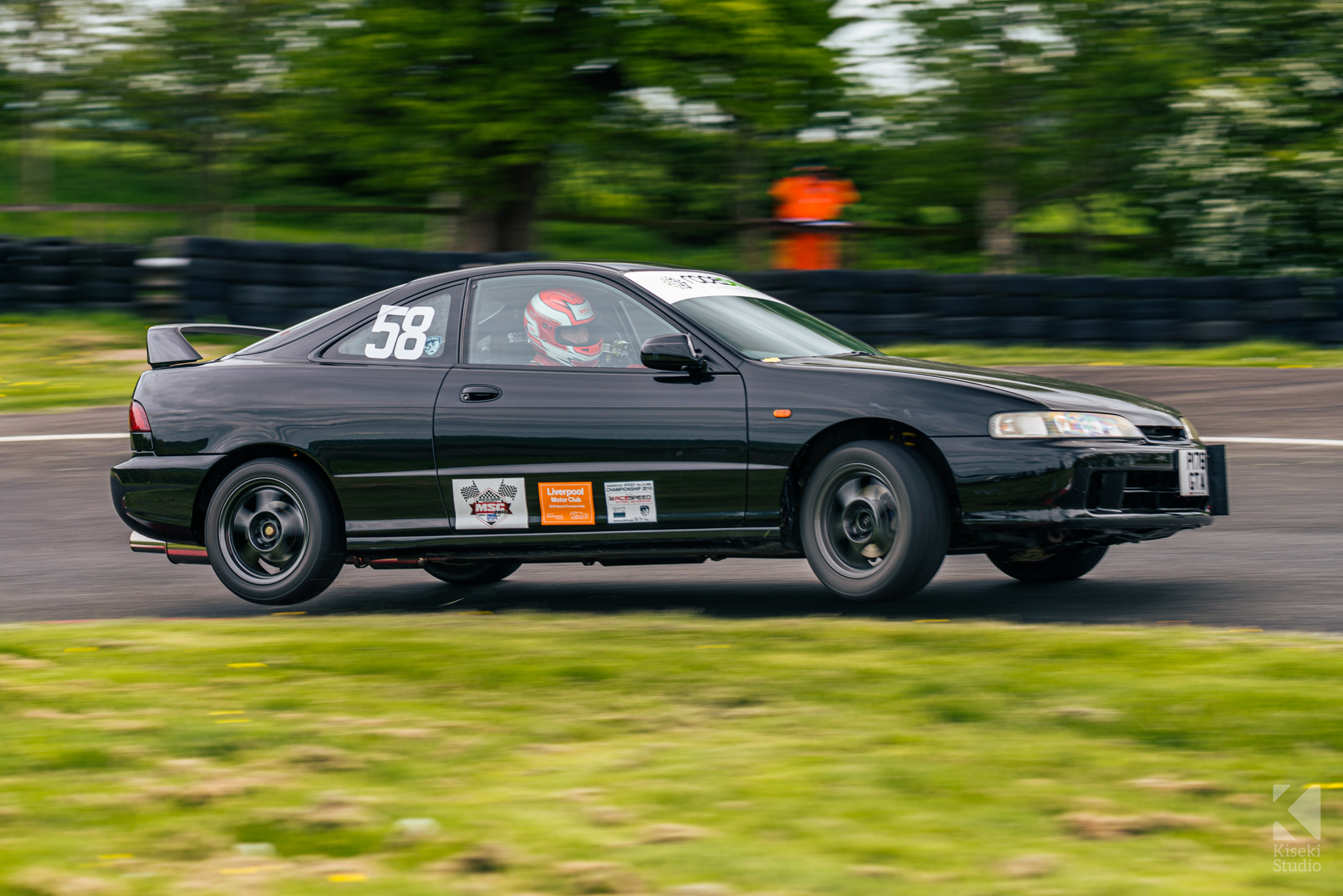 harewood-speed-hillclimb-integra-type-r-dc2-b18c-two-wheels-cornering